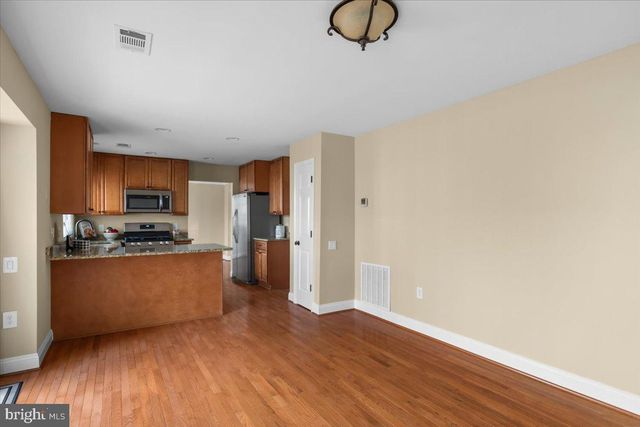 408 FOXRIDGE DR SW, Leesburg, VA 20175