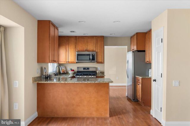 408 FOXRIDGE DR SW, Leesburg, VA 20175