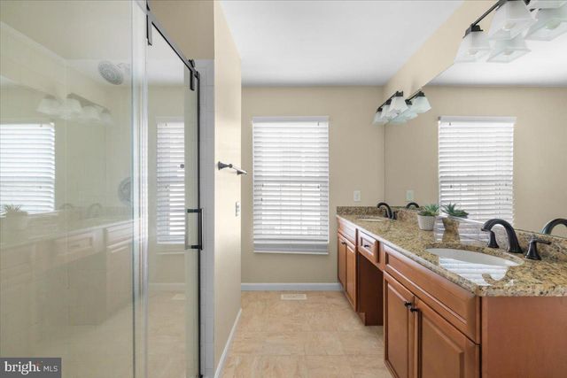 408 FOXRIDGE DR SW, Leesburg, VA 20175