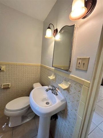 244 SW 3rd Place, Dania Beach, FL 33004