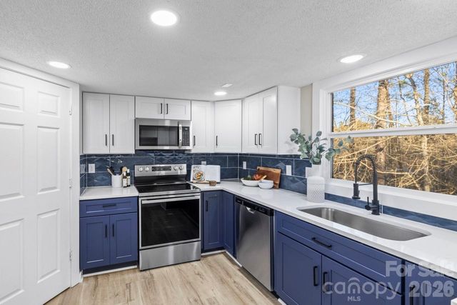 335 Eastcliff Drive SE, Concord, NC 28025