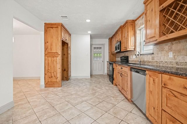 4010 Bluebonnet Trail, Deer Park, TX 77536