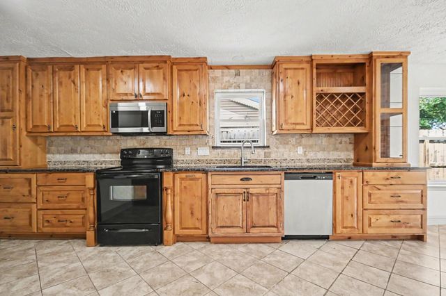 4010 Bluebonnet Trail, Deer Park, TX 77536