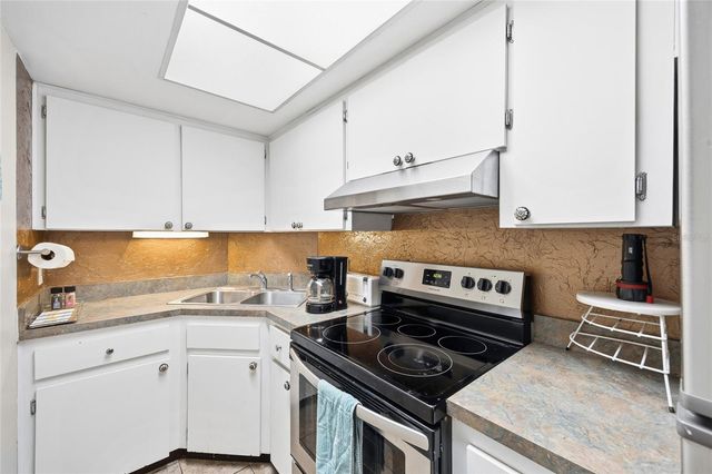 100 WAVERLY WAY 201, Clearwater, FL 33756