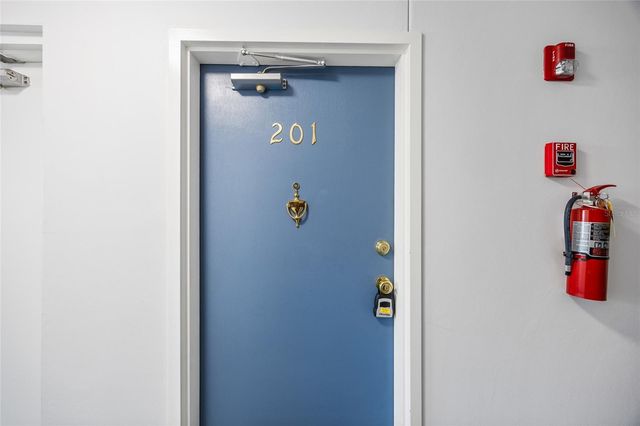 100 WAVERLY WAY 201, Clearwater, FL 33756