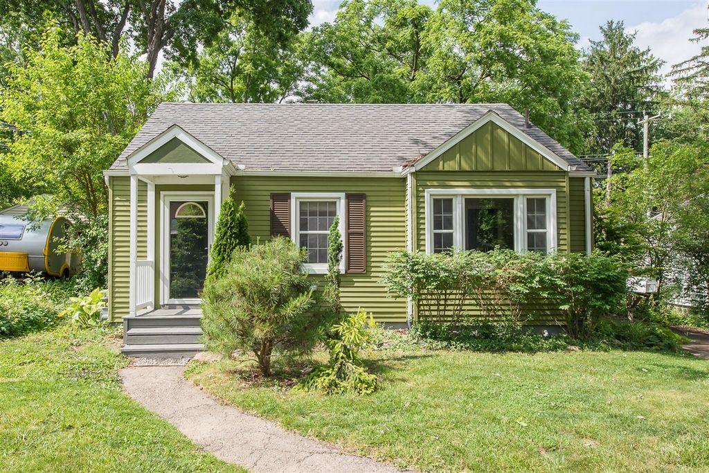 1320 Collegewood Street, Ypsilanti, MI 48197