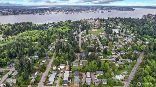 533 Forest Park Street, Port Orchard, WA 98366