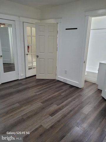 7246 BRENT RD, Upper Darby, PA 19082