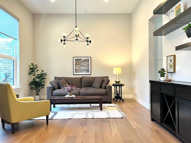 13056 Austin Forest Cir, Auburn, CA 95602