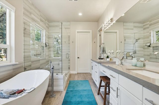 13056 Austin Forest Cir, Auburn, CA 95602
