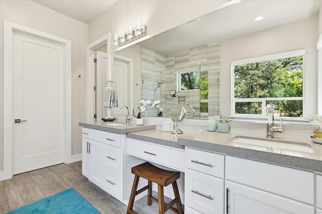 13056 Austin Forest Cir, Auburn, CA 95602
