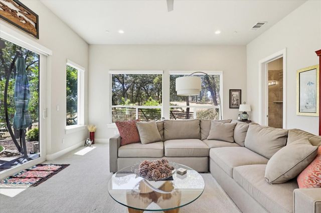 13056 Austin Forest Cir, Auburn, CA 95602