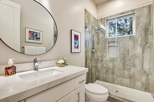 13056 Austin Forest Cir, Auburn, CA 95602