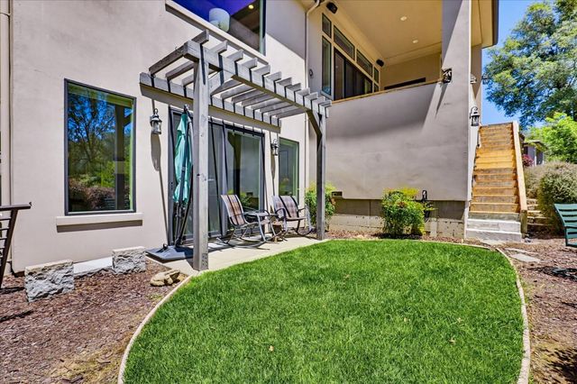 13056 Austin Forest Cir, Auburn, CA 95602