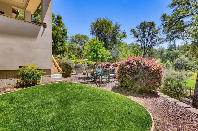 13056 Austin Forest Cir, Auburn, CA 95602