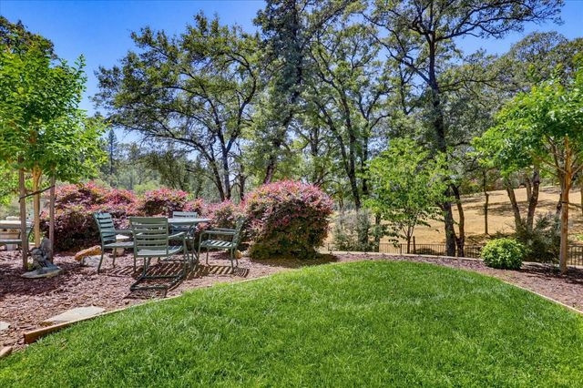 13056 Austin Forest Cir, Auburn, CA 95602