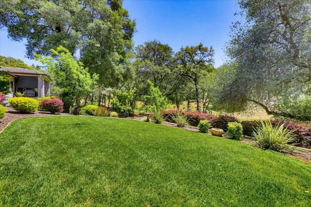 13056 Austin Forest Cir, Auburn, CA 95602