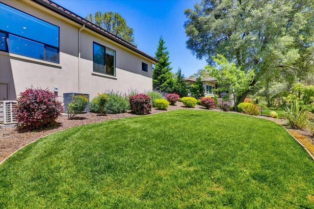 13056 Austin Forest Cir, Auburn, CA 95602