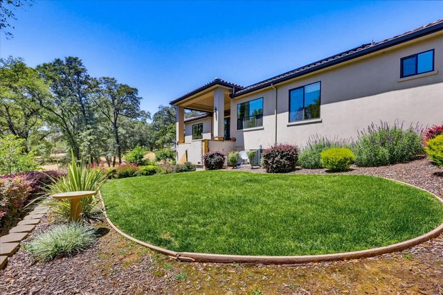 13056 Austin Forest Cir, Auburn, CA 95602