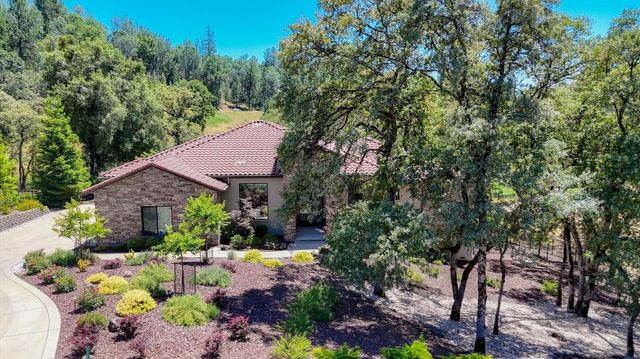 13056 Austin Forest Cir, Auburn, CA 95602
