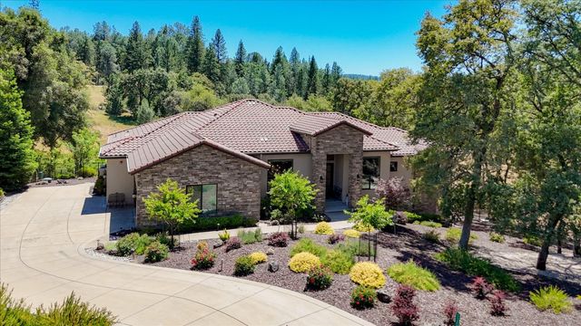 13056 Austin Forest Cir, Auburn, CA 95602