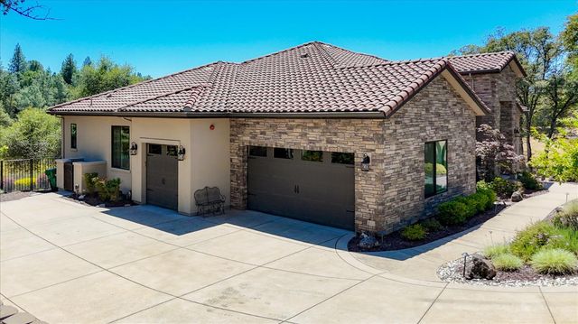 13056 Austin Forest Cir, Auburn, CA 95602