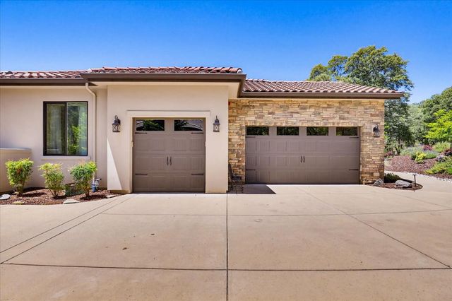 13056 Austin Forest Cir, Auburn, CA 95602