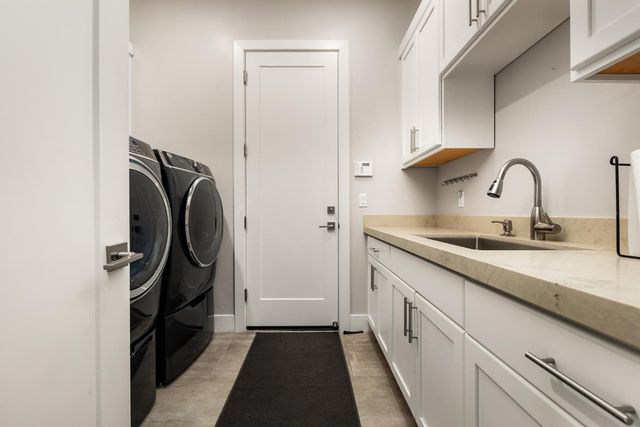 13056 Austin Forest Cir, Auburn, CA 95602
