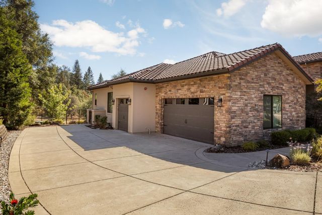 13056 Austin Forest Cir, Auburn, CA 95602