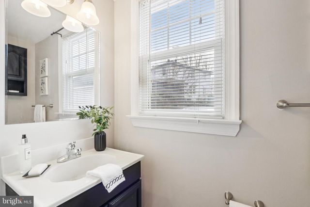 205 N ABERDEEN AVE, Wayne, PA 19087