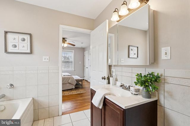 205 N ABERDEEN AVE, Wayne, PA 19087