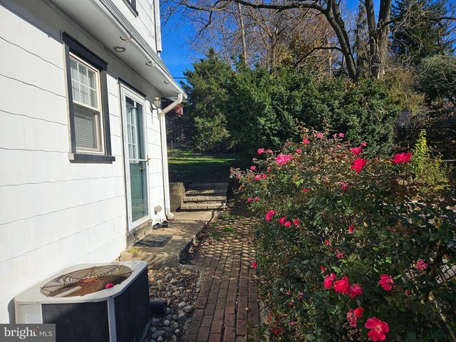 205 N ABERDEEN AVE, Wayne, PA 19087