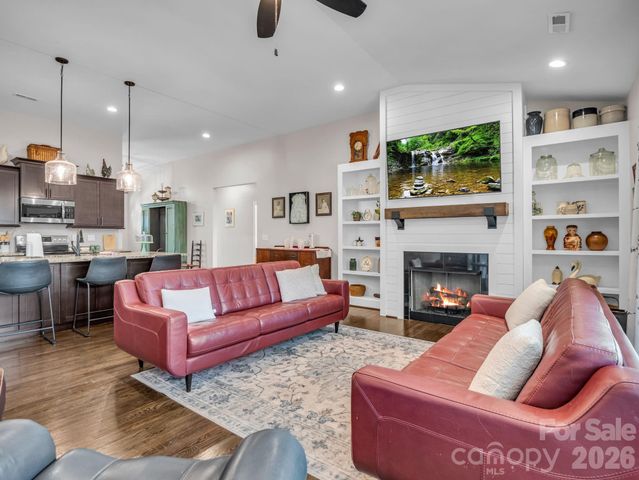 718 Tinsberry Lane, Inman, SC 29349