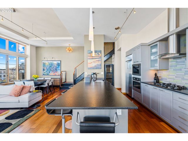 1030 Nw JOHNSON St 611, Portland, OR 97209