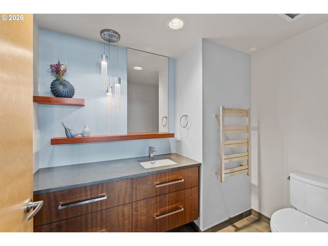 1030 Nw JOHNSON St 611, Portland, OR 97209