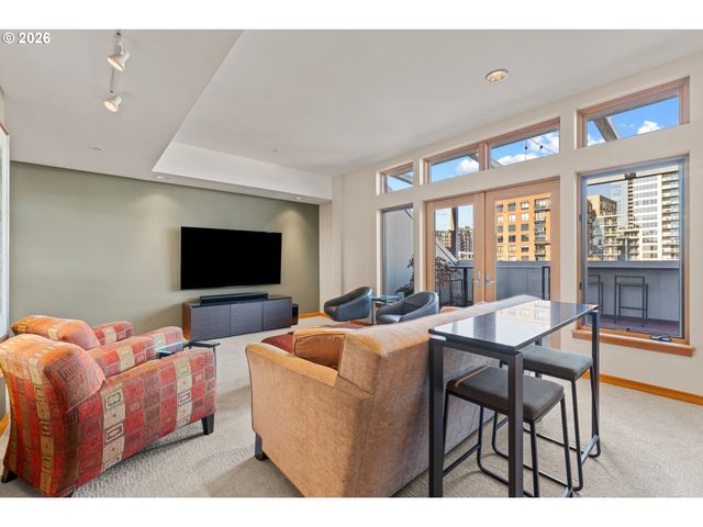 1030 Nw JOHNSON St 611, Portland, OR 97209