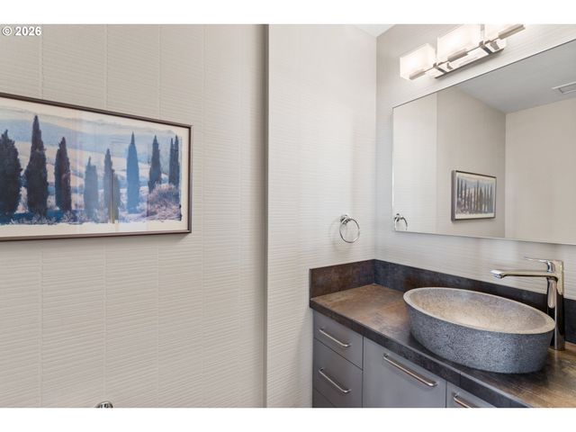 1030 Nw JOHNSON St 611, Portland, OR 97209