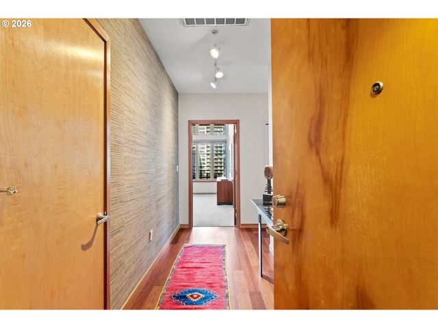 1030 Nw JOHNSON St 611, Portland, OR 97209