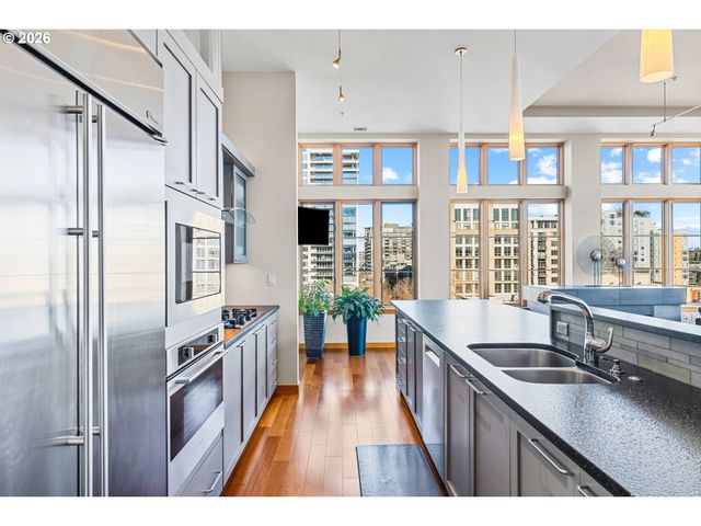 1030 Nw JOHNSON St 611, Portland, OR 97209