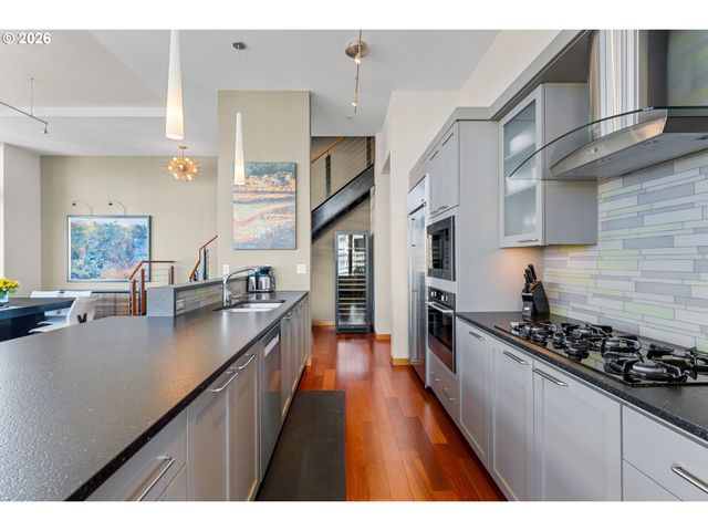 1030 Nw JOHNSON St 611, Portland, OR 97209