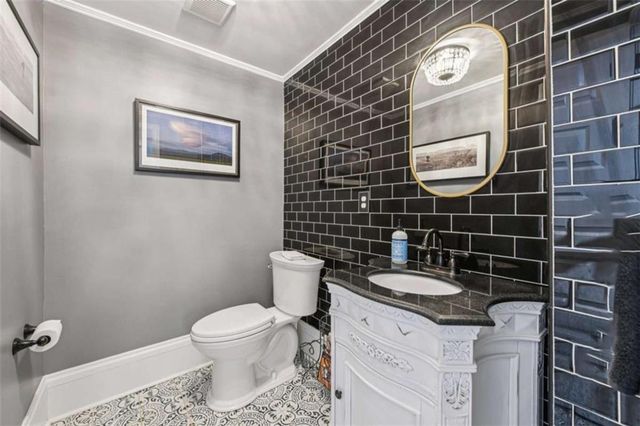 207 E Hightower Trail E, Social Circle, GA 30025