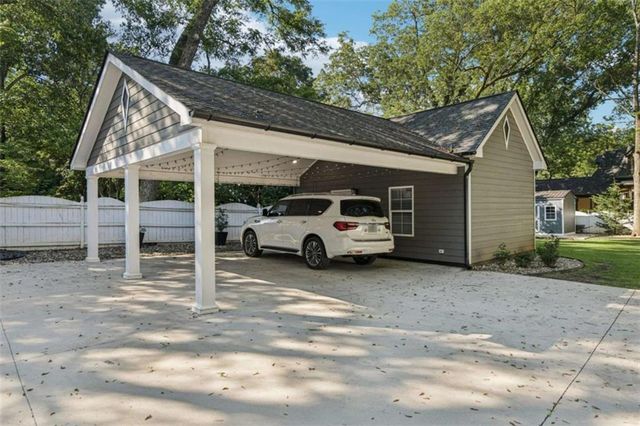 207 E Hightower Trail E, Social Circle, GA 30025