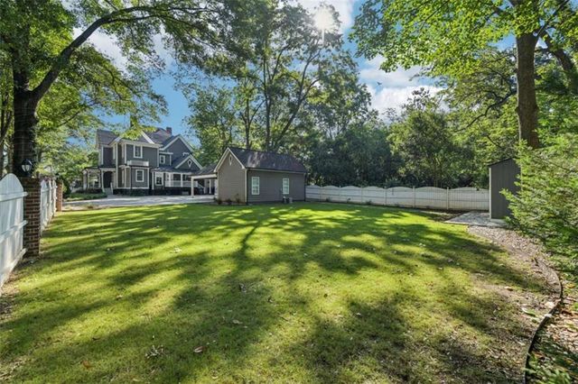 207 E Hightower Trail E, Social Circle, GA 30025