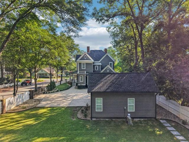 207 E Hightower Trail E, Social Circle, GA 30025