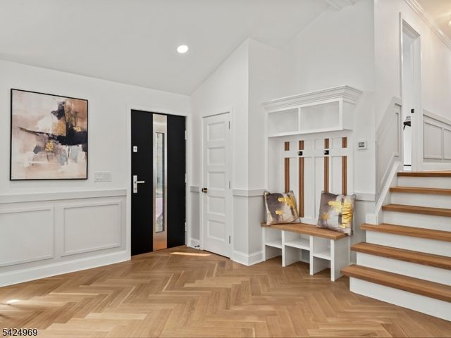 22 Radburn Rd, Fair Lawn Boro, NJ 07410