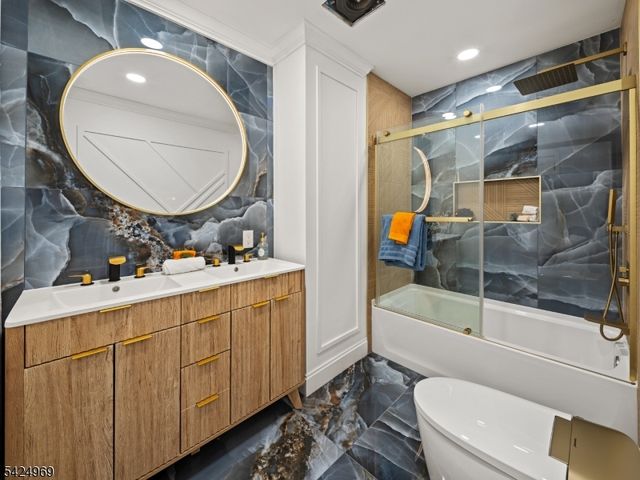 22 Radburn Rd, Fair Lawn Boro, NJ 07410