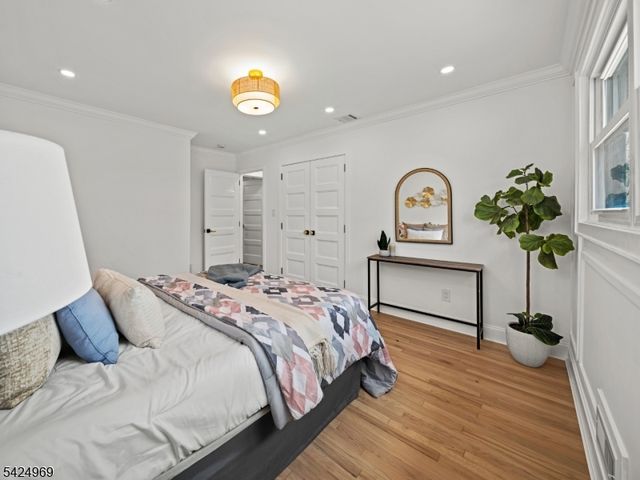 22 Radburn Rd, Fair Lawn Boro, NJ 07410