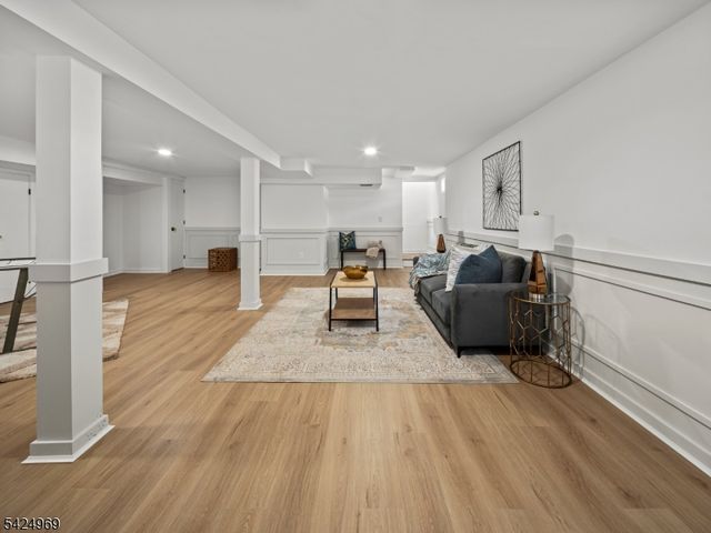 22 Radburn Rd, Fair Lawn Boro, NJ 07410