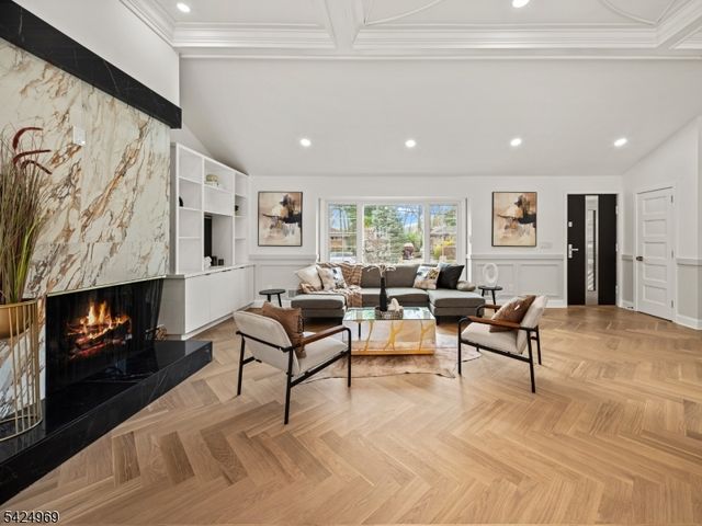 22 Radburn Rd, Fair Lawn Boro, NJ 07410