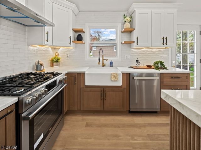 22 Radburn Rd, Fair Lawn Boro, NJ 07410